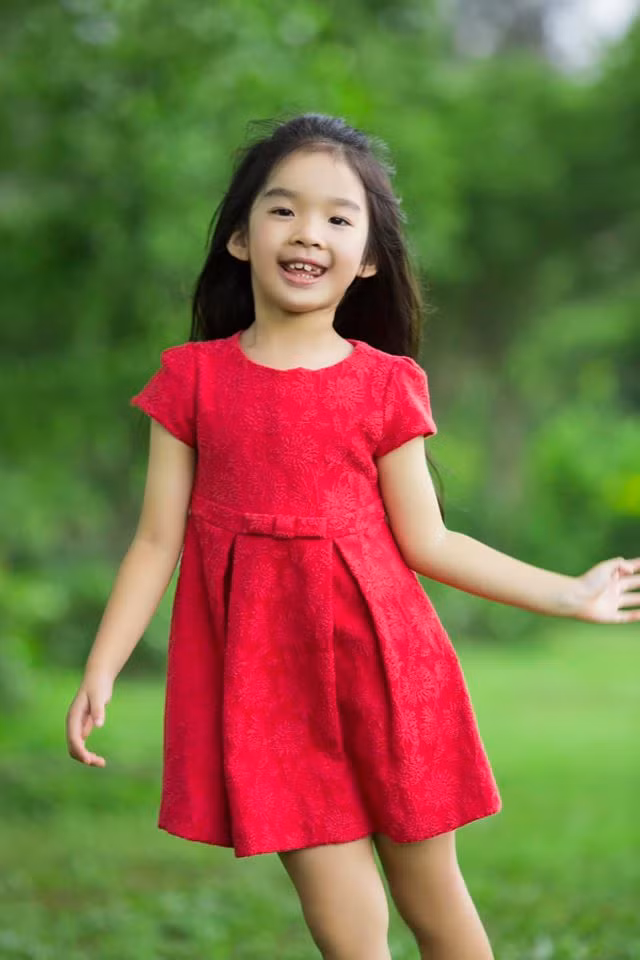 Cô bé thường xuyên được mẹ "khoe" hình ảnh dễ thương trên trang cá nhân. Ảnh:FB. Video "Minh Hằng chia sẻ về phong cách thời trang". Nguồn: VTC.