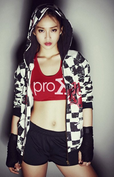 Khả Ngân chia sẻ tập boxing mục đích đầu tiên là để có sức khỏe và rèn luyện cho vóc dáng. Bộ môn này ban đầu hấp dẫn Ngân vì sự mới lạ và đầy thử thách. Cũng như trong cuộc sống, những việc gì khó khăn sẽ khiến mình hào hứng và muốn chinh phục hơn.