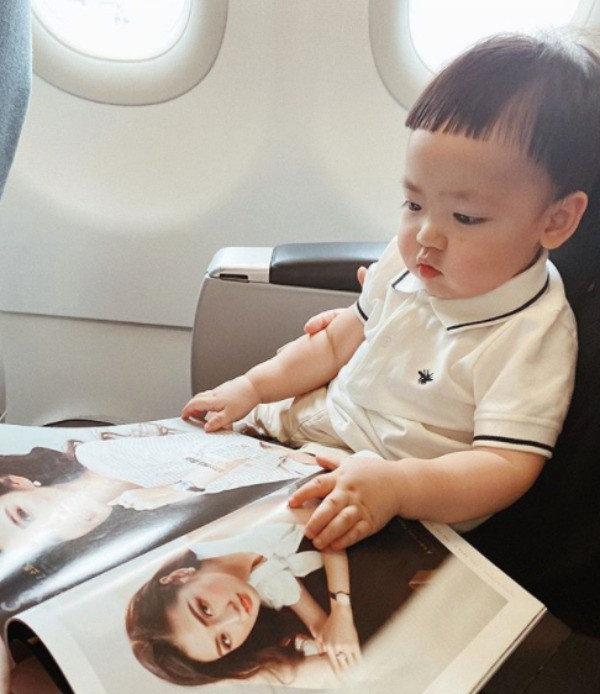 Cách ăn mặc chỉnh chu và vẻ đáng yêu của Kem khiến người hâm mộ thích thú.