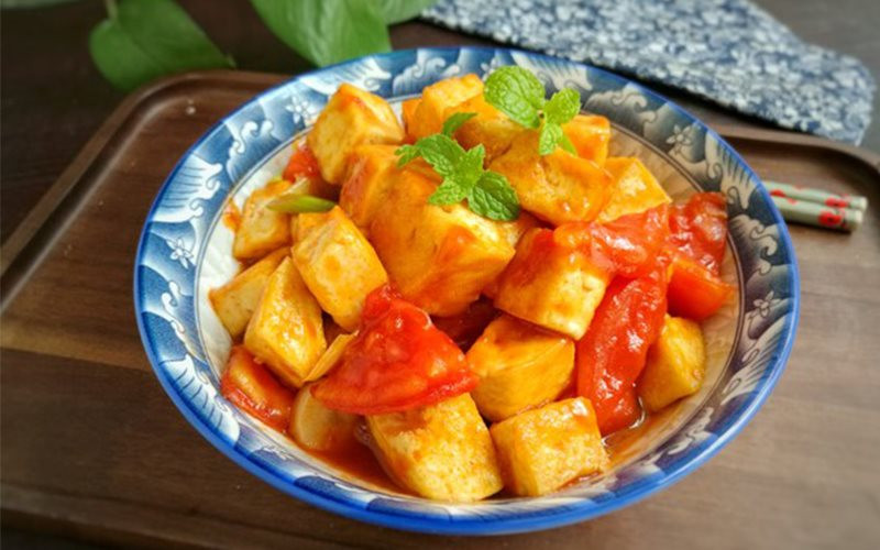 Đậu phụ: Các món ăn từ đậu phụ, đậu nành có nhiều đạm thực vật dễ tiêu. Nó giúp con bạn luôn cảm thấy dễ chịu trong các ngày ôn thi căng thẳng.