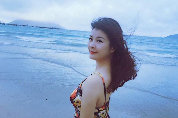 Nữ diễn viên giữ vóc dáng nhờ chăm chỉ tập luyện.