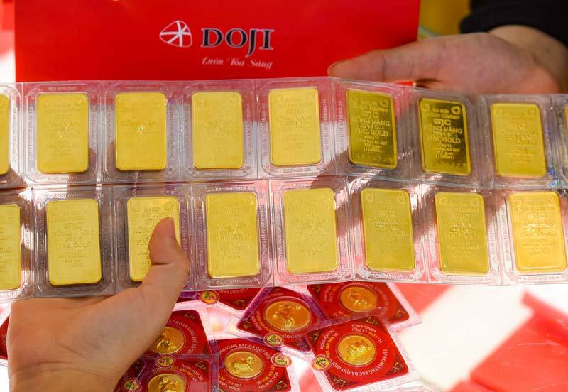 Gia vang hom nay 17/6: My gay bat ngo, vang tang manh