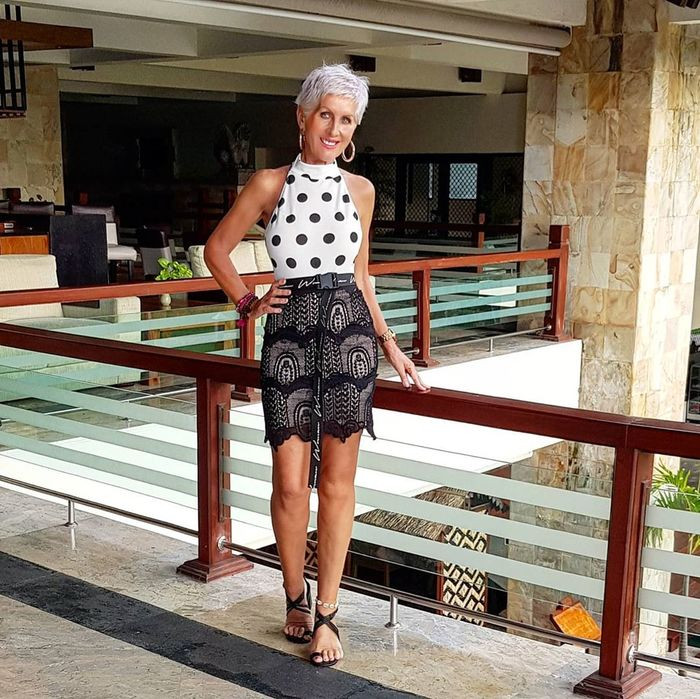 Khi nói về cách ăn uống hàng ngày của mình, người phụ nữ 62 tuổi cho biết bản thân không theo một chế độ ăn uống kiêng khem nào. Sheila cho biết với tuổi đời hiện tại, bà đủ vốn sống để biết rằng đâu là thực phẩm tốt cho bản thân.