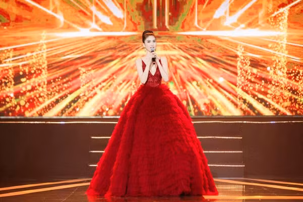 To chuc thi Hoa hau chui, Ngoc Trinh co the bi xu phat len den 50 trieu dong?