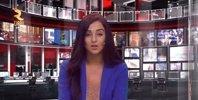 Sau đó, đài này lại tiếp tục đổi sang MC mới, vô cùng xinh đẹp và cũng không mặc áo nịt khi dẫn để "tôn trọng sự thật".