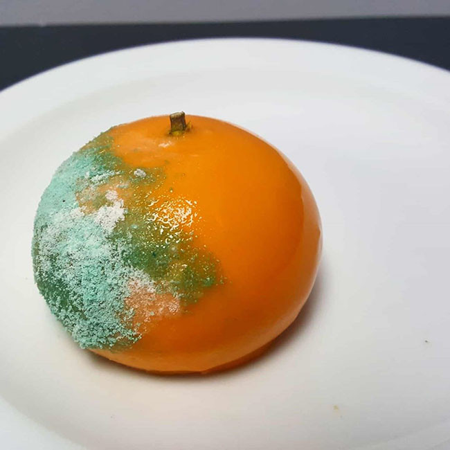 Trong khi hầu hết các đầu bếp đều cố gắng làm ra những món tráng miệng hấp dẫn, ngon mắt nhất có thể thì Ben Churchill đã làm điều ngược lại.