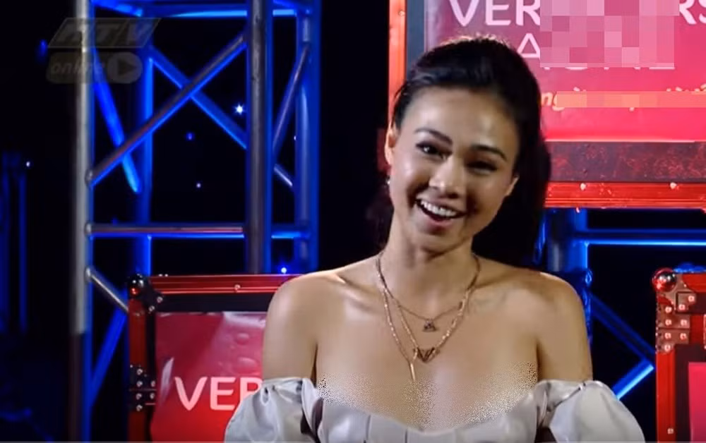 Tập 38 “Ngôi sao tình yêu” phát sóng trên truyền hình HTV7 hồi năm 2019 đã gặp phải nhiều ý kiến trái chiều xung quanh việc nữ chính là người đẹp Như Trần ăn mặc hớ hênh khi tham gia chương trình.