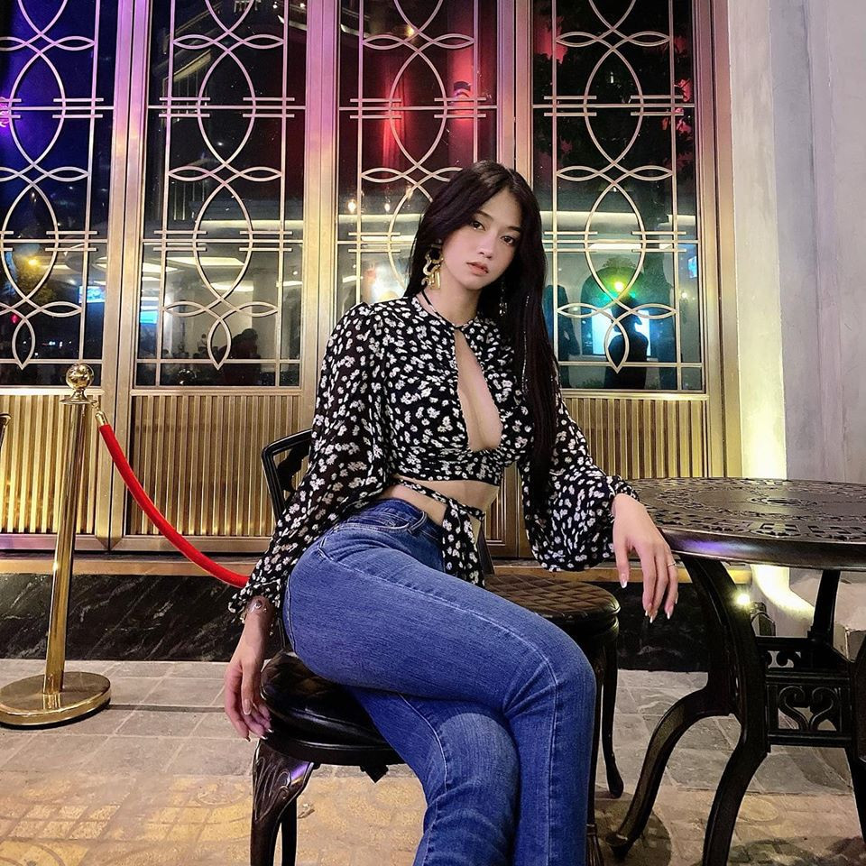 Cô uống rất nhiều nước mỗi ngày, đặc biệt trước mỗi bữa ăn để làm tăng cảm giác no, dẫn đến ăn ít. Đồng thời, Xuân Anh cắt giảm bớt tinh bột nhưng lưu ý không nhịn ăn.