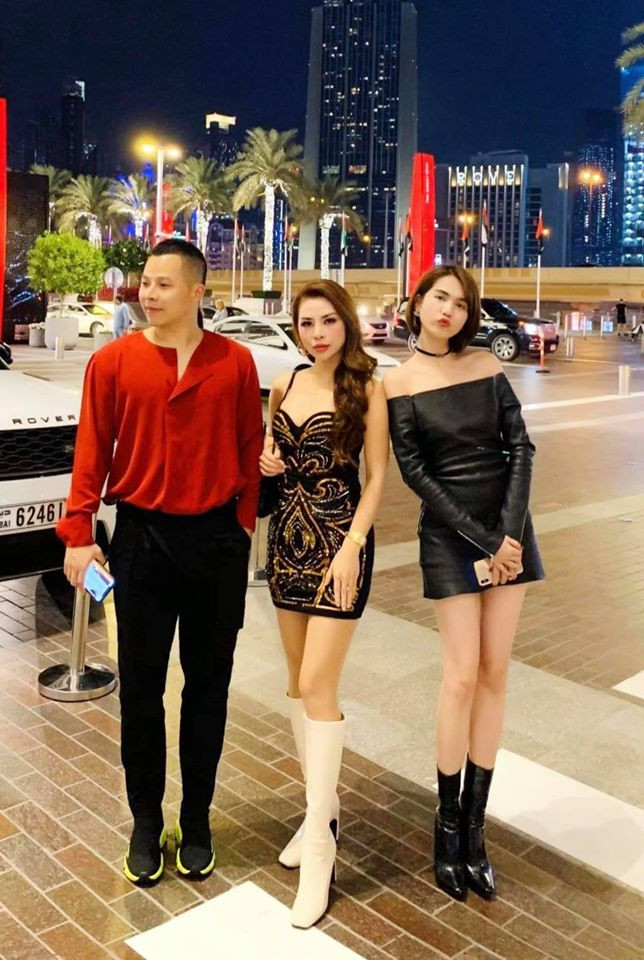 Trước đây, anh đã từng khiến dân mạng há hốc mồm khi công khai kho đồ hiệu đồ sộ mà anh vốn sở hữu, trong đó tất nhiên không thể “vắng mặt” các thương hiệu đình đám như Gucci, Louis Vuitton, Chanel,…