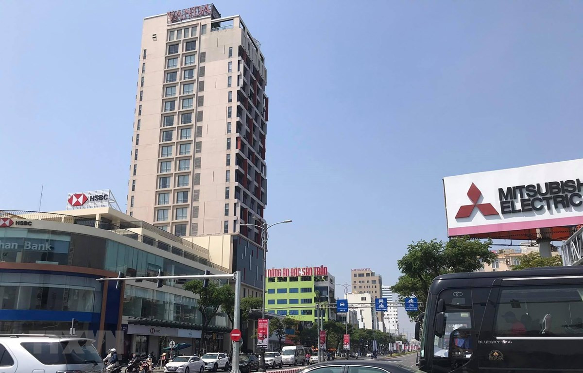 Ngày 3/3, 2 ông ở khách sạn Vanda, ăn tối tại nhà hàng Cá Lửa (đường Bình Minh 4, quận Hải Châu). Ngày 4/3, 2 khách người Anh đánh golf tại Bà Nà, về ăn tối tại nhà hàng La Maison Deli (đường 2/9, quận Hải Châu). Ngày 5/3, 2 ông tham gia đánh golf tại Vinpearl Golf Nam Hội An. Ảnh: TTXVN.