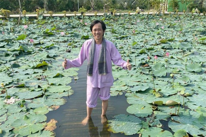 Sau 2 nam han che hoat dong showbiz, cuoc song cua Hoai Linh ra sao?-Hinh-2