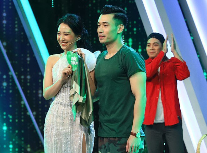 Trong tập 6 "Người ấy là ai", nữ chính Kiều Ly đã xuất sắc "hạ cánh nơi anh" an toàn cùng chàng quân nhân mang tên Nhật Linh. Kiều Ly 28 tuổi đang là CEO của một chuỗi hệ thống làm đẹp.