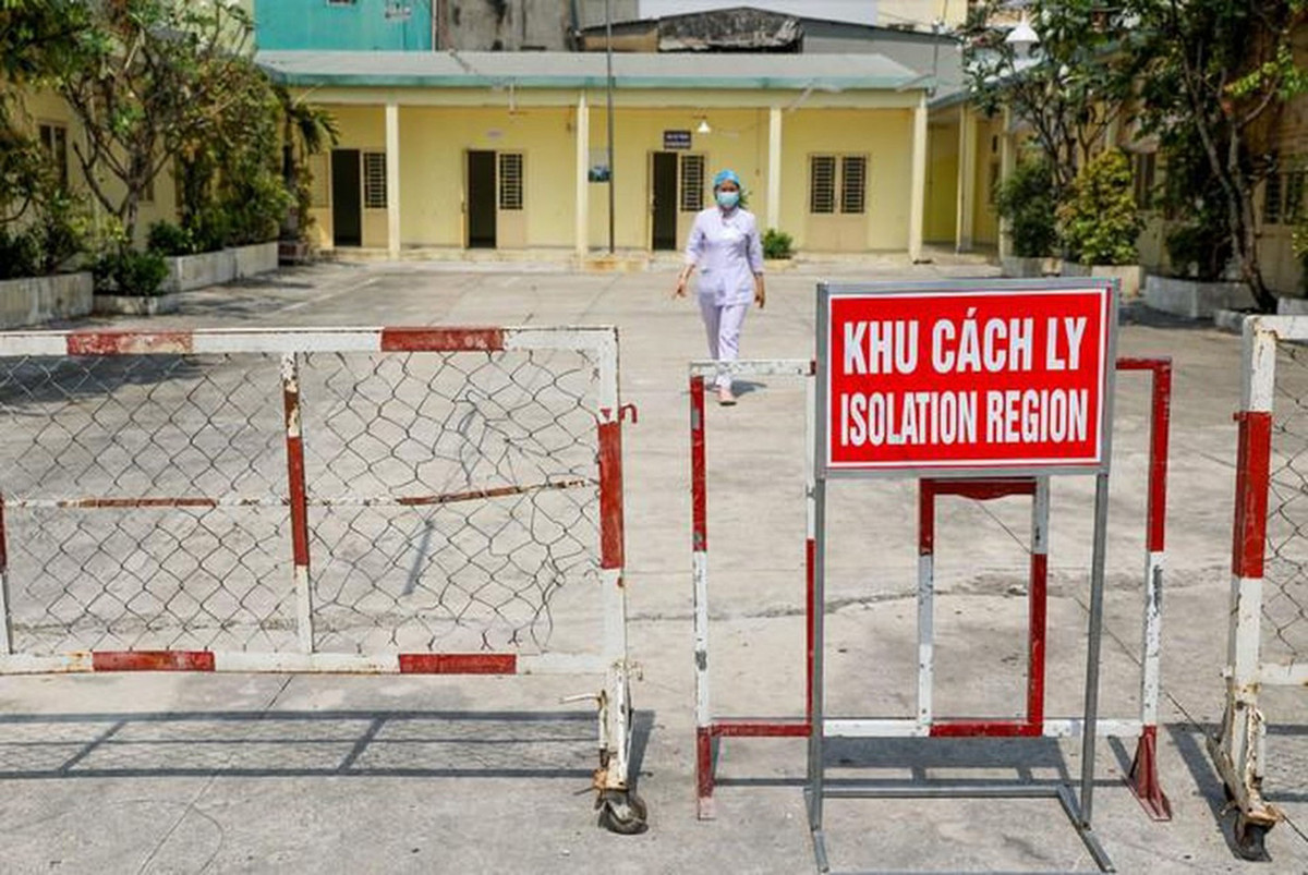 Hang xom va chi dau benh nhan COVID-19 thu 243 duong tinh voi SARS-CoV-2