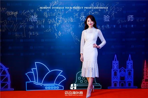 Thời trang nữ tính của nữ MC nhận được nhiều lời khen từ người hâm mộ. Ảnh: Internet. Video "Minh Hằng chia sẻ về phong cách thời trang". Nguồn: VTC.