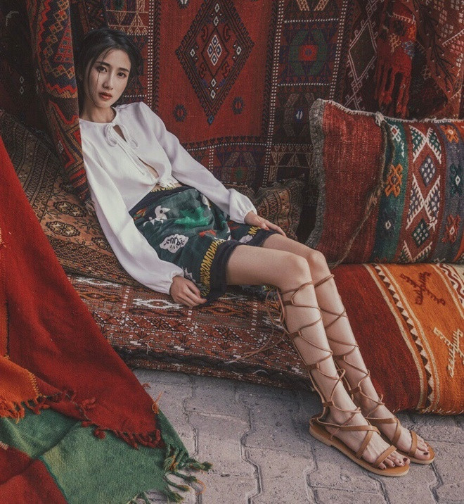 Cách phối đồ của người đẹp 9X được đánh giá cao bởi sự tinh tế, thời thượng.