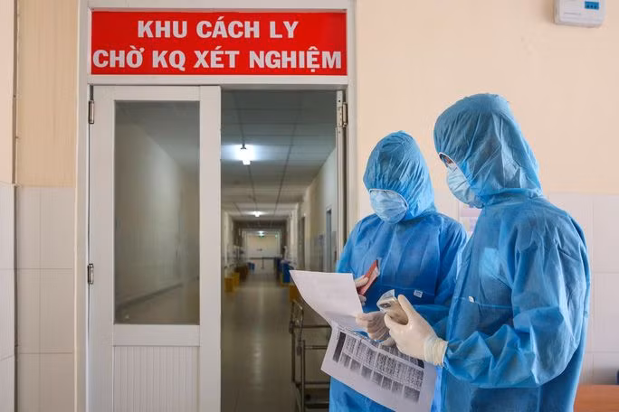60h qua Viet Nam khong ghi nhan ca mac moi COVID-19, 3 ca benh nang tien trien tot