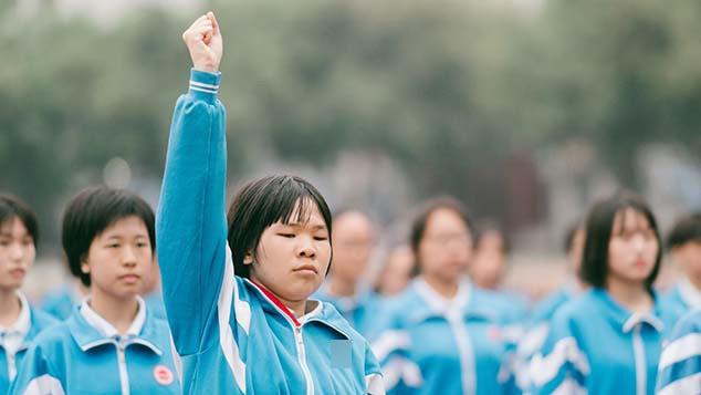 Quy dinh nu sinh cat toc ngan “lo tran, khong che gay” gay tranh cai