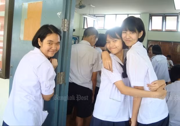 Quy dinh nu sinh cat toc ngan “lo tran, khong che gay” gay tranh cai-Hinh-2