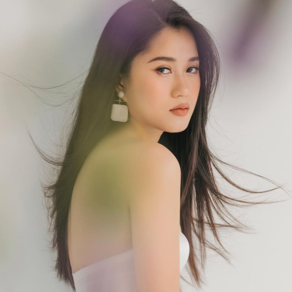 Cô thường ăn trước khi cảm thấy quá đói. Điều này giúp hạn chế việc ăn vặt cũng như ăn quá đà.