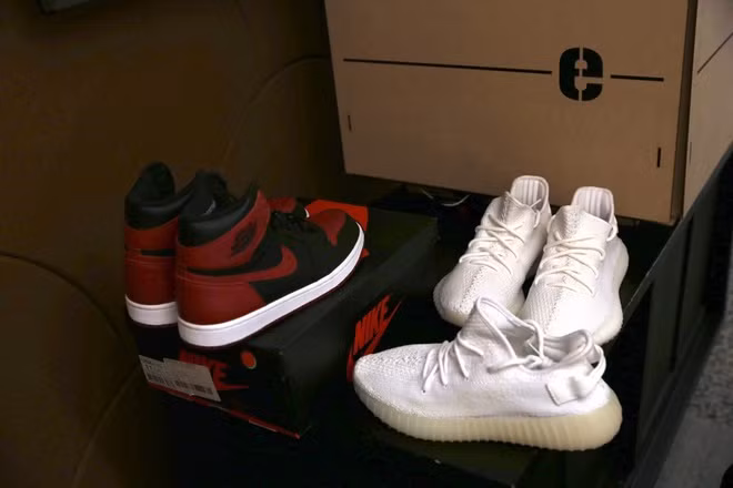 Thiết bị cho kết quả khá ấn tượng với trung bình quá trình xác thực một đôi giày chỉ tốn khoảng 60 giây. Theo nhà sản xuất, thiết bị hiện có thể kiểm tra nhiều mẫu sneaker của Nike hoặc Adidas.