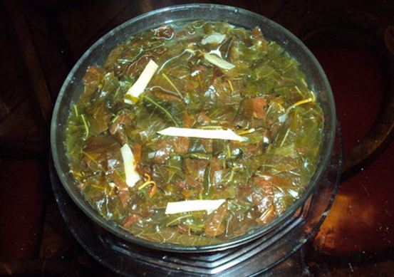 Canh thụt đọt mây cũng là một đặc sản dân dã mà du khách sẽ nhớ mãi, dù chỉ thưởng thức lần đầu, đây là đặc sản đặc trưng của Tây Nguyên nên rất khó tìm kiếm ở vùng đồng bằng. Đọt mây, lá bép thường được người Đắk Nông sử dụng thường xuyên trong bữa ăn hằng ngày, và trong những lễ hội truyền thống của địa phương. Nguyên liệu để nấu canh thụt gồm măng, thịt, rau nhíp, hoặc cá suối, ít con mối và một ít dế dũi.