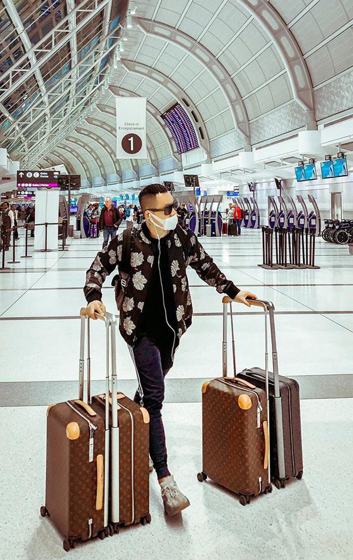 Gu thời trang tối giản, được tạo nên từ những món đồ hiệu đắt đỏ đã giúp Vũ Khắc Tiệp xây dựng hình ảnh chuẩn bảnh bao, sành điệu trong mắt dân tình.