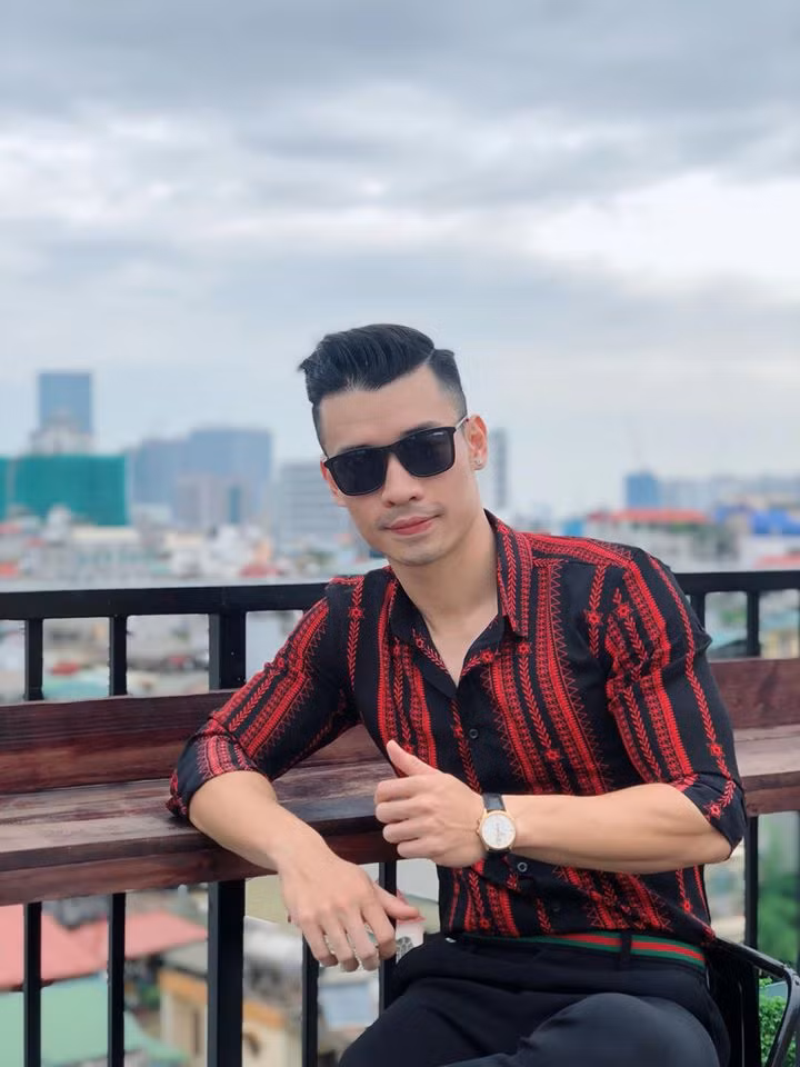 Làm việc trong môi trường quân đội nên Nhật Linh luôn tập luyện để giữ vóc dáng khỏe khoắn và theo đuổi cách ăn mặc chỉnh chu.