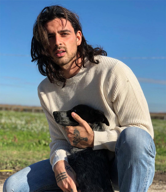 Nam diễn viên Ý luôn dành mỗi ngày 4 giờ đồng hồ ở trong phòng tập. Ngoài ra, có thời gian anh còn tham gia bộ môn bơi lội để tăng cường cơ bắp và sự dẻo dai.