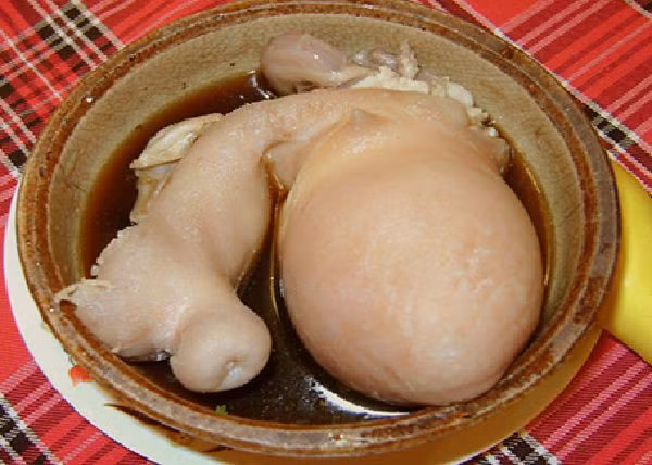 Ngọc dương: Từ xưa đến nay, ngọc dương được xem là món ăn “tráng dương” cho phái mạnh. Không ít người khẳng định món ngọc dương là thức ăn quý ngày xưa chỉ có vua chúa, quý tộc mới được dùng để bồi bổ sức khỏe "chuyện ấy". Ngọc dương thường được chế biến bằng cách hầm với thuốc bắc.