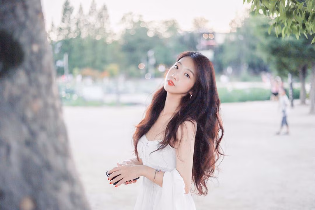 Yura chia sẻ cô bị tổn thưởng rất nhiều vì vóc dáng quá khổ của mình. Là một người thích tới công viên giải trí, Yura đã bị nhân viên quản lý trò tàu lượn siêu tốc từ chối vì lý do không thể thắt nổi dây đeo an toàn cho cô. Vòng eo khi đó của cô là 101cm.