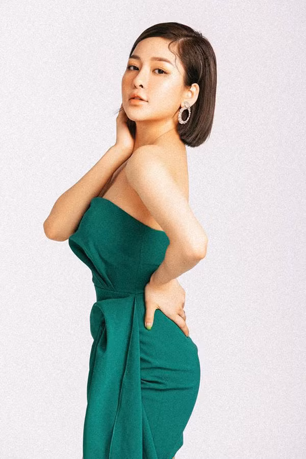 Trâm Anh thừa nhận phong cách thời trang của cô vẫn thiên về sự khỏe khoắn pha chút sexy. Chỉ có điều nhờ đã kiểm soát được cân nặng nên việc ăn mặc cũng trở nên cuốn hút và hấp dẫn hơn.