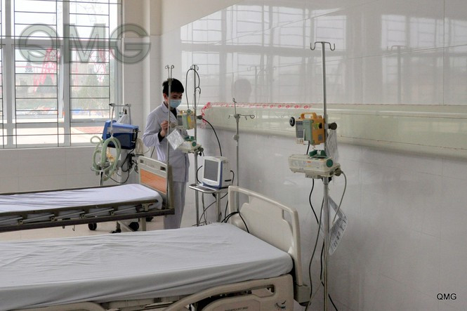 Cùng với đó, bắt đầu từ 16h00, ngày 1/2, 100% người Việt Nam nhập cảnh qua Cửa khẩu Quốc tế Móng Cái phải thực hiện nghiêm ngặt quy trình cách ly tại khu vực cửa khẩu để quản lý và theo dõi, giám sát sức khỏe trong 14 ngày. Ảnh: BQN.