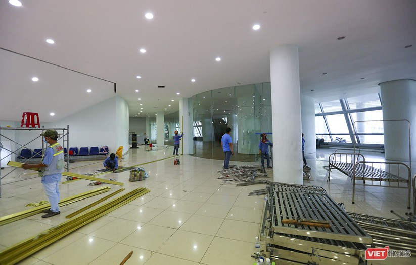 Sau khi hoàn thành, đây sẽ là bệnh viện dã chiến hiện đại nhất hiện tại, cùng những trang thiết bị y tế tốt nhất phục vụ công tác điều trị đối với bệnh nhân mắc COVID-19 tại Đà Nẵng. Ảnh: Viettimes.