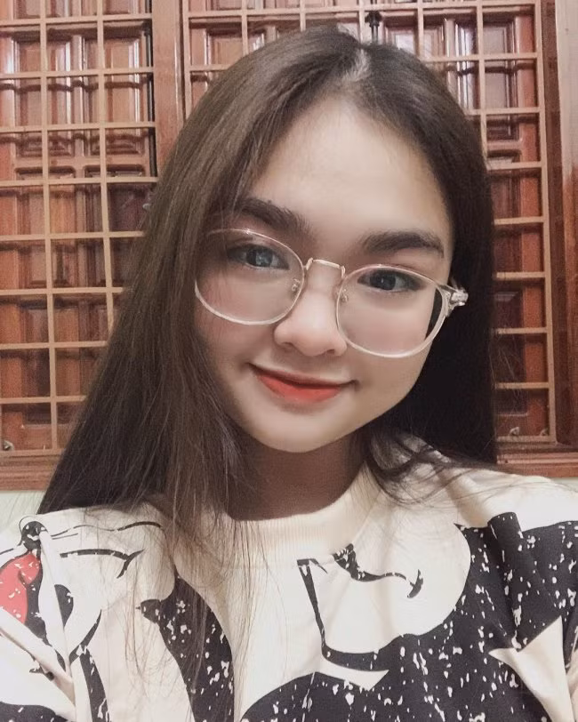 Thời điểm đứng trên sân khấu “Giọng hát Việt nhí”, Thiện Nhân chỉ là cô bé 12 tuổi rụt rè, nhút nhát.