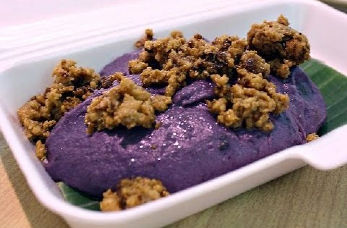 Ngoài khoai lang, món bánh này còn có thêm những nguyên liệu khác như kem, sữa đặc, nước cốt dừa, bơ, đường. Bánh Ube Halaya sẽ ngon hơn khi ăn lạnh. Ảnh: Internet. Mời độc giả theo dõi video "Chế biến món ngon từ nấm đông cô". Nguồn: VTC.