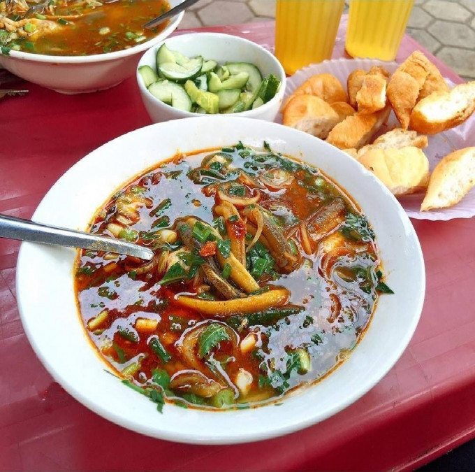 Từ lươn người ta có thể chế biến thành các món khác nhau nhưng được ưa chuộng nhất có lẽ là đến món súp lươn Nghệ An.