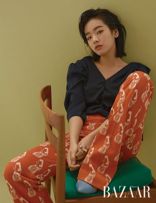 Phong cách thời trang cá tính của Lee Joo Young thường xuất hiện trên các tạp chí danh tiếng.