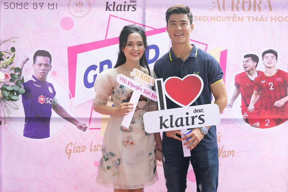 Không chỉ xinh đẹp, Quỳnh Anh còn khiến nhiều người yêu mến vì có gu ăn mặc sang chảnh, nữ tính.