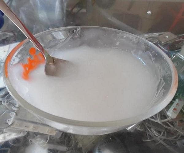 Đối với trẻ dưới 10 tuổi, hệ thống đường ruột chưa phát triển hoàn toàn, không khuyến khích cho trẻ uống sắn dây vì trẻ dễ thiếu hụt dinh dưỡng và vừa không hấp thu được bột sắn dễ dẫn đến bị rối loạn tiêu hóa.