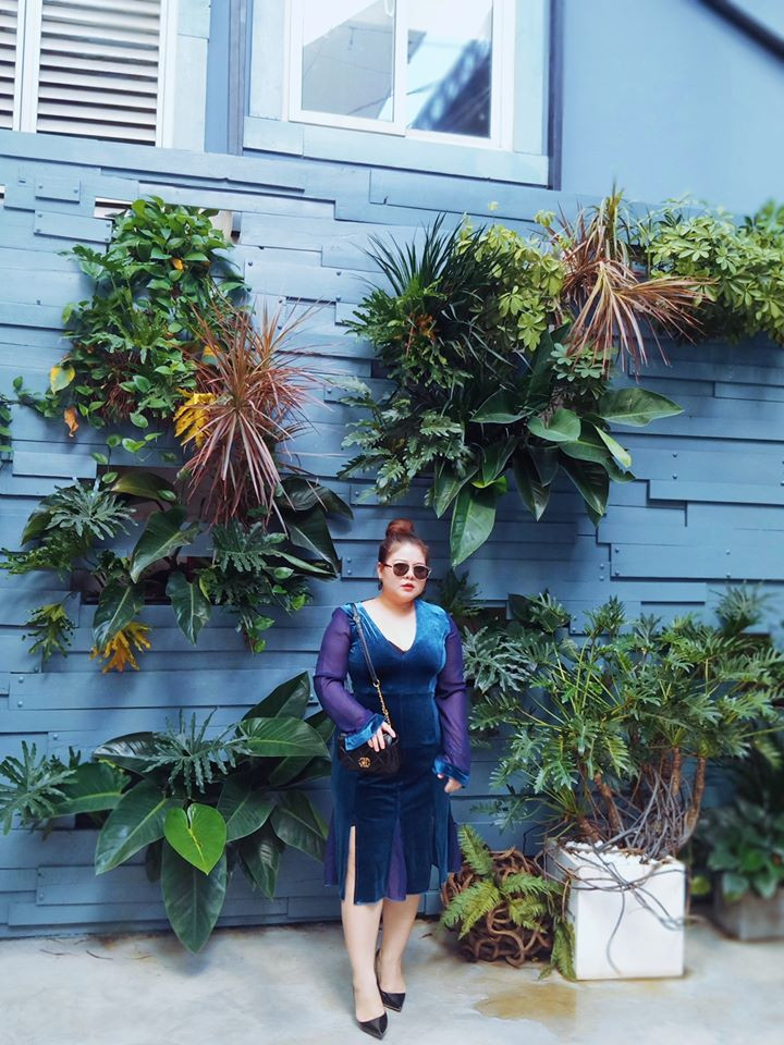 Dù có thân hình mũm mĩm nhưng các lên đồ và thần thái sang chảnh của người đẹp 8X được khen hết lời.