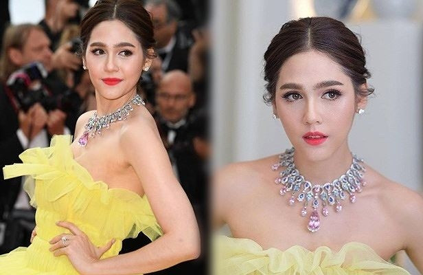 Dù đã là bà mẹ 2 con nhưng cô vẫn chuộng các trang phục gợi cảm, tôn vóc dáng. Nhan sắc ngọt ngào cùng với thần thái đỉnh cao giúp cô luôn trở thành tâm điểm mỗi khi xuất hiện.