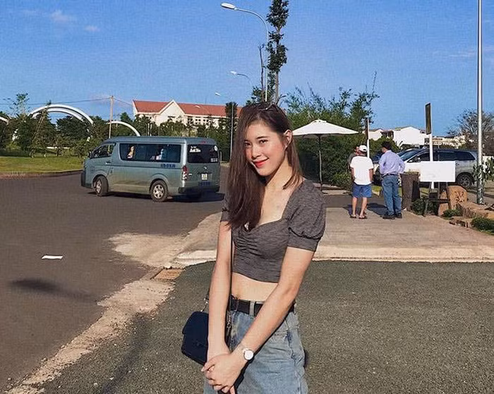 Chơi bóng chuyền từ nhỏ nên phong cách thời trang của Thu Huyền cũng bị ảnh hưởng ít nhiều.