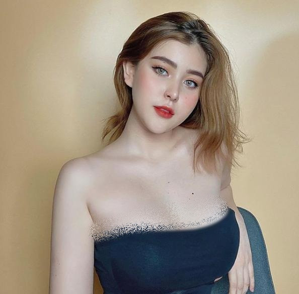 Thật khó tin một cô bé sinh năm 2002 lại có thân hình phổng phao và cách ăn mặc sexy đến vậy. Ảnh: IG, FB.