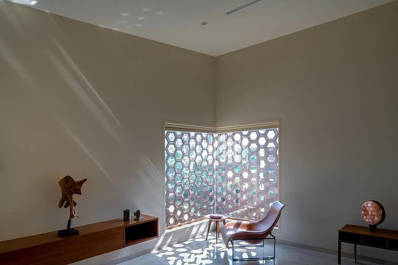 Ánh sáng trong phòng ngủ thay đổi theo nhịp điệu của mặt trời.