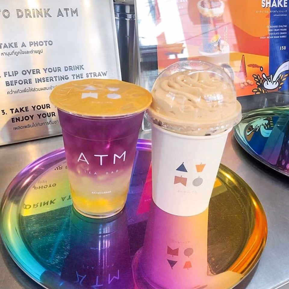 Hai món đinh của quán là Kumamoto Dream được làm từ khoai tây tím Nhật Bản, sữa tươi Hokkaido kèm trân châu đường đen và Love You So Matcha được làm bằng sữa tươi và trà xanh Nhật Bản. Ảnh: FB, Internet. Video "Chế biến món ngon từ nấm đông cô". Nguồn: VTC.