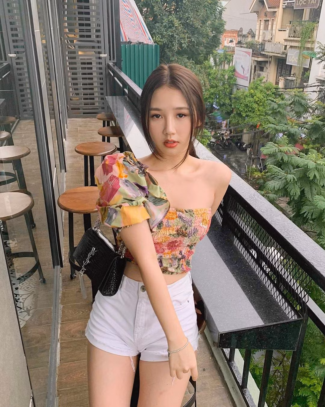 Nu ca si “Anh nha o dau the” khoe anh bikini mat me khien fan tram tro-Hinh-5