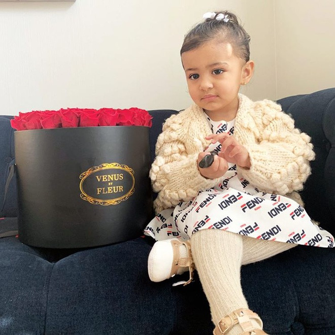 Xinh xắn và ăn mặc sành điệu từ nhỏ, các bé gái này đúng chuẩn sinh ra đã "ngậm thìa vàng".