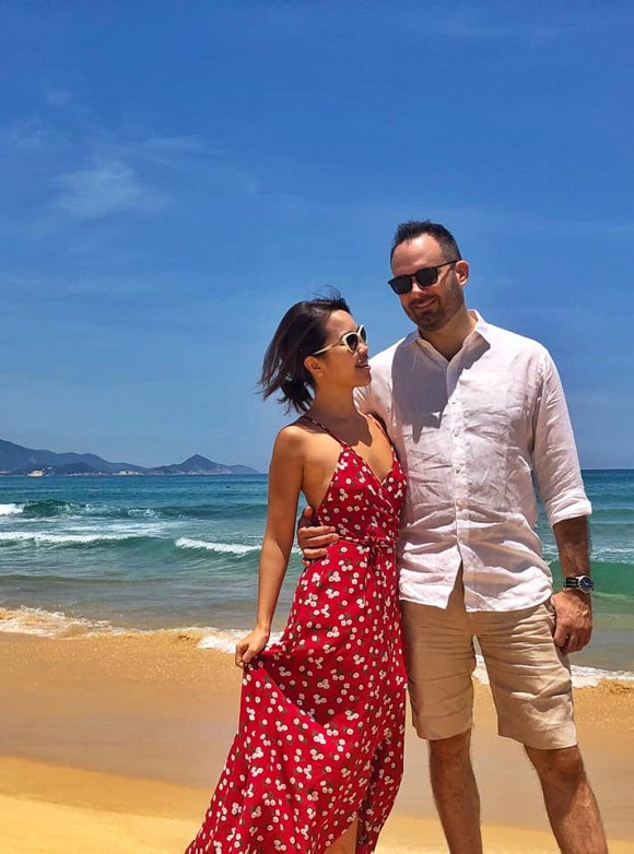 Cũng giống như chị gái siêu mẫu, Hà My nhiều năm theo học tốt nghiệp đại học tại Anh nên có phong cách thời trang phóng khoáng, táo bạo.