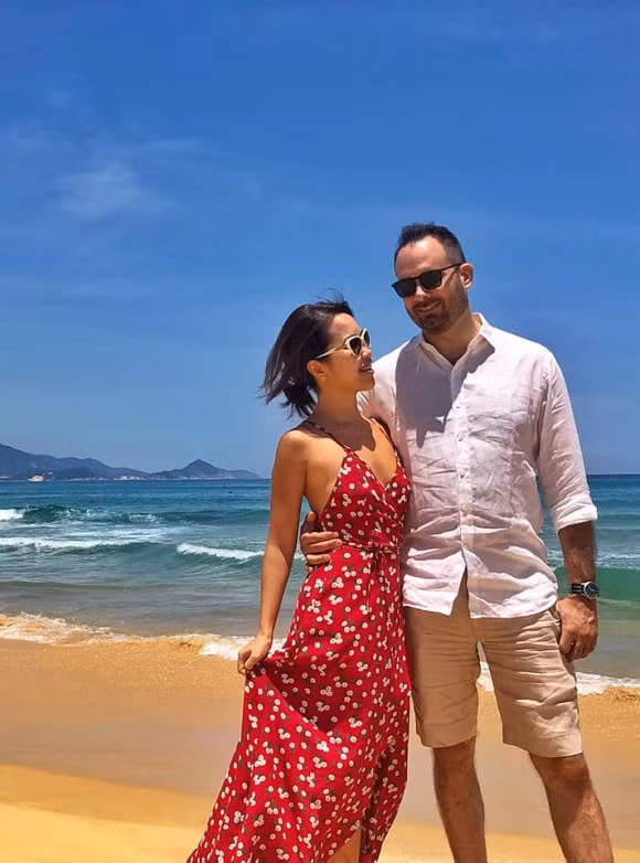 Cũng giống như chị gái siêu mẫu, Hà My nhiều năm theo học tốt nghiệp đại học tại Anh nên có phong cách thời trang phóng khoáng, táo bạo.