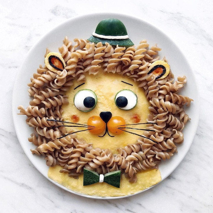 Chú hổ con xinh xắn được làm từ trứng rán và nui xoắn cực ấn tượng.